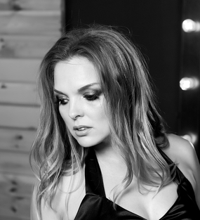 性感黑白诱惑少妇图片